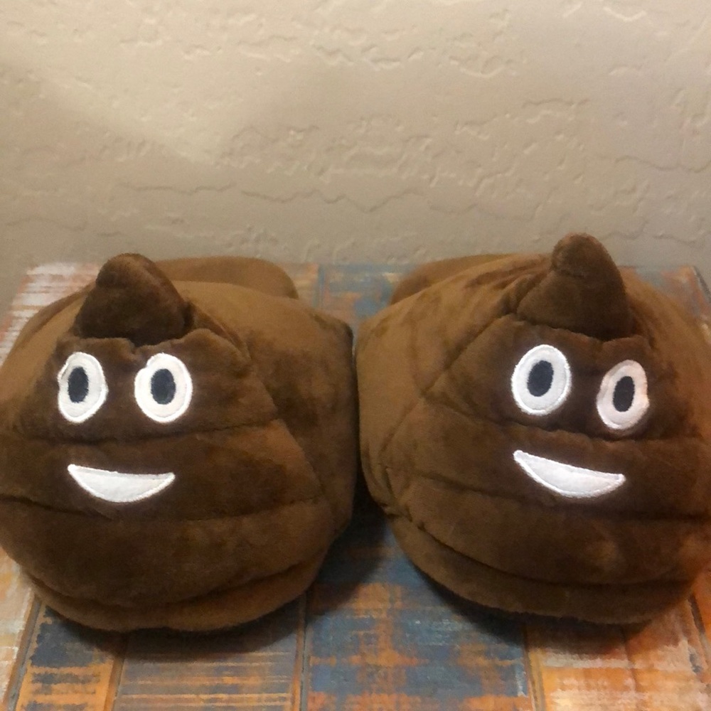 Poop💩Emoji Comfy Slippers